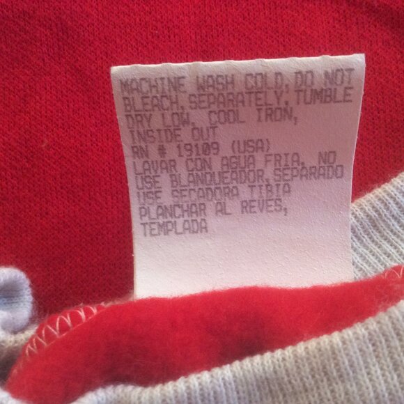 Vintage Disney Pooh Winnie the Pooh & Piglet Evergreen Tree Sweatshirt Size 2T - Picture 5 of 6